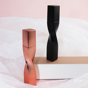 Máscara de pestañas de etiqueta privada engrosamiento alargamiento 4d máscara de Fibra de seda esencia rizador volumen negro máscara impermeable - Product Image 2