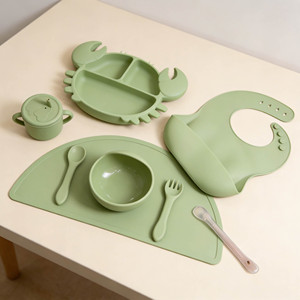 Juego de alimentación para bebés de silicona sin BPA de 7 piezas con diseño de cangrejo, babero, tazón con ventosa, <span class=keywords><strong>vajilla</strong></span> segura e impermeable - Product Image 1