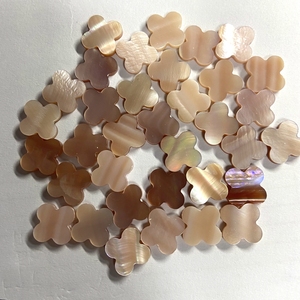 Gemas <span class=keywords><strong>de</strong></span> Flor <span class=keywords><strong>de</strong></span> Trébol <span class=keywords><strong>de</strong></span> Concha <span class=keywords><strong>Rosa</strong></span> Natural <span class=keywords><strong>de</strong></span> Madreperla - Product Image 4