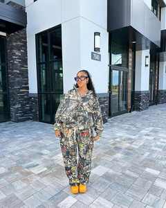 Set pakaian olahraga bordir kustom dua potong Camoflouge Set Sweatsuit <span class=keywords><strong>Camo</strong></span> Zip up Boxy jaket Hoodie dan Sweatpants Set untuk pria wanita - Product Image 4