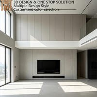 Meuble mural TV sur mesure de style italien pour plafond haut, avec grand rangement dissimulé et support mural pour téléviseur.