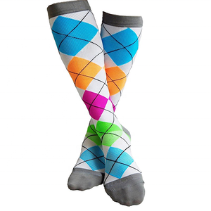 Chaussettes de compression pour hommes, chaussettes longues à carreaux colorés, chaussettes de course à pied, chaussettes <span class=keywords><strong>fantaisie</strong></span> en diamant - Product Image 4