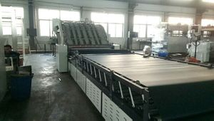 Machine de plastification semi-automatique <span class=keywords><strong>feuille</strong></span> à <span class=keywords><strong>feuille</strong></span> pour carton ondulé, machine de plastification automatique pour carton cannelé - Product Image 2