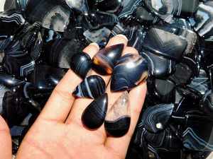 Piedra de Ónice Negro Natural de Alta Calidad para la Fabricación de Joyas, Cabujón de Piedra Suelta Pulida a Mano, Certificada - Product Image 4