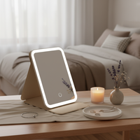 Miroir cosmétique de voyage pliable carré argenté avec logo personnalisé, miroir de maquillage portable de table avec lumière LED, loupe personnalisée