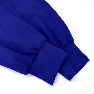 Tenues de travail extensibles et élégantes avec logo personnalisé, col en V, pour barbier, infirmière et esthéticienne - Product Image 6