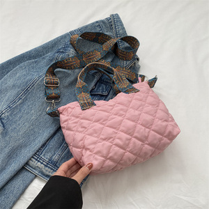 Sac à main décontracté tendance hiver 2026, simple, bandoulière, personnalisé, sac fourre-tout matelassé à grille - Product Image 2