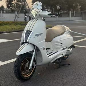 Scooter Peugeot <span class=keywords><strong>Django</strong></span> 150 con Pneumatici Michelin, Display TFT, Raffreddamento ad Acqua, Doppio ABS, Modello Retrò - Product Image 2