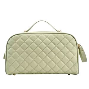 Bolsa de Maquillaje Impermeable de PU con Cierre de Cremallera, Moderna, Bonita, de Alta Calidad, Acolchada, de Gran Capacidad, para Guardar Artículos de Aseo para Viaje - Product Image 1