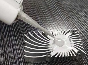 Yeso de pasta de grasa dispensadora de compuesto de Gel conductor de silicona térmica de 150G para relleno de huecos de placa PCB PCBA - Product Image 5