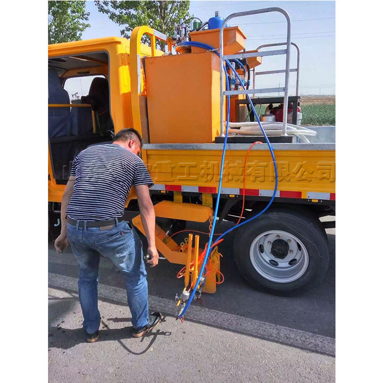 Fully Automatic Vehicle Mounted Road Marking