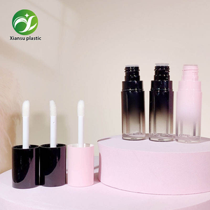 أنبوب أحمر شفاه سائل أسود مع فرشاة، عبوة تجميل فارغة جديدة لملمع الشفاه مصنوعة من البلاستيك المتين - Product Image 4