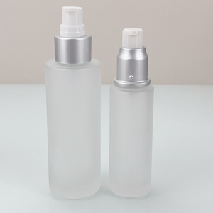 Bouteilles compte-gouttes en verre rondes colorées personnalisées de 15 ml, 20 ml, 25 ml, 30 ml, 50 ml pour huiles essentielles avec bouchon pompe en aluminium - Product Image 2