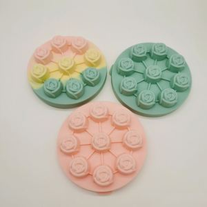 Moule à glaçons réutilisable en silicone de qualité alimentaire avec motif rose, congélation rapide et démoulage facile pour la maison, le bar et la préparation de whisky - Product Image 4