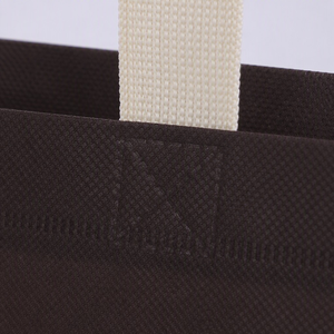 Sac fourre-tout noir non tissé avec poignées crème, réutilisable pour les courses, impression personnalisée du logo par estampage à chaud, marque Richer, vente en gros Fujian - Product Image 6