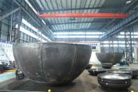 Conteneur sous pression pour navire océanique à tête hémisphérique formée à chaud, sablée et anti-corrosion par pulvérisation de sel