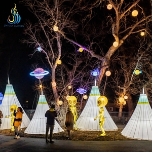 Lanterne OVNI <span class=keywords><strong>Alien</strong></span> personnalisée, nouveau design, très demandée, de la fabrique de lanternes du festival de Zigong, pour les visites nocturnes des parcs à thème science-fiction - Product Image 1