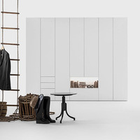 Armoire moderne en bois massif de 8 pieds Foshan Baomai, sur mesure, directement de l'usine, dressing intégré, lit tatami, surface gaufrée résistante à l'humidité