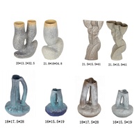 Vas Keramik Desain Modern dengan Glasir Artistik Biru Buatan Tangan untuk Dekorasi Bunga Buatan.