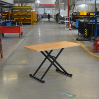 Table basse multifonctionnelle à plateau relevable, design extensible et surélevé pour salon de petite surface