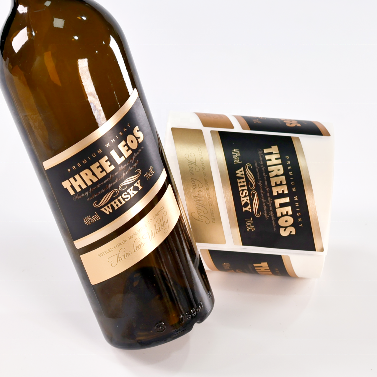 สีน้ำเงิน