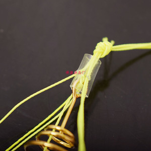 ชุดเบ็ดตกปลาแบบติดตัวเบ็ดกันพันกัน Boguan Explosive Hook 4 ชิ้น สีเหลือง สำหรับตกปลาทะเล ปลาใหญ่ - Product Image 2