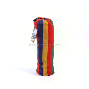 Amaca per adulti a strisce arcobaleno domestico con barra di spargitore di legno e nodi rafforzati - Product Image 6