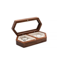 Auf Lager: Maßgefertigte Luxus-LED-Schmuckverpackung aus Holz mit Goldprägung, Magnetverschluss und Gravur für Ohrringe und Ringe