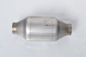 Стандарт выбросов европейского стандарта 3 с ввода-вывода 50,8 мм и диаметром 129 мм Универсальный каталитический конвертер для бензиновых двигателей 2,0-Л - Product Image 2