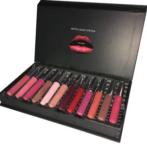 Juego de regalo de lápiz labial con brillo de labios cosmético 2022, contenedor de oro, cajas de papel personalizadas magnéticas cuadradas, diseño en relieve, <span class=keywords><strong>precio</strong></span> competitivo - Product Image 3