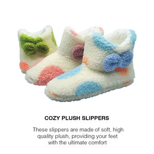 Bottes en <span class=keywords><strong>sherpa</strong></span> pour tout-petits avec pois et nœuds - Chaussons d'intérieur chauds antidérapants confortables pour l'hiver et l'automne, chaussures de maison pour bébés et enfants - Product Image 3