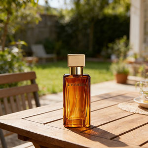 Parfum pour homme de haute qualité, à base d'huiles essentielles naturelles, aux senteurs florales, boisées et épicées, longue tenue, respectueux de la peau, pour un usage quotidien. - Product Image 4