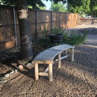 Banc de porche extérieur en bois massif courbé sans dos, style rustique, bois de cèdre/sapin, banc de foyer pour patio, jardin, arrière-cour
