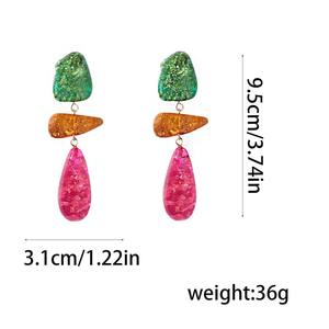 Boucles d'oreilles de mode d'épissage géométrique irrégulier en résine colorée rétro exagérée - Product Image 2