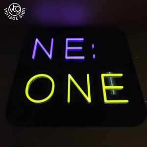 <span class=keywords><strong>Letrero</strong></span> Luminoso de Neón Líquido Personalizado 'NE:ONE' con Iluminación Multicolor Vibrante - Product Image 1