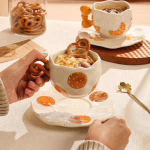 Mug en céramique à motif <span class=keywords><strong>de</strong></span> bretzels et <span class=keywords><strong>de</strong></span> croissants <span class=keywords><strong>avec</strong></span> poignée unique, <span class=keywords><strong>tasse</strong></span> à <span class=keywords><strong>café</strong></span> en céramique mouchetée pour le petit-déjeuner à la maison et le thé <span class=keywords><strong>de</strong></span> l'après-midi - Product Image 3