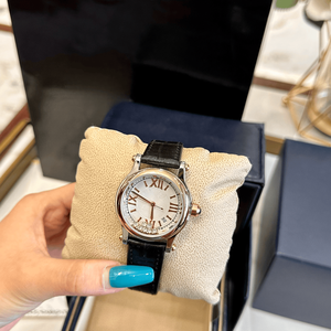 Reloj de Mujer en Tono Plateado con Esfera Blanca con Números Romanos y Correa de Cuero con Patrón de Cocodrilo Negro Chopards - Product Image 2