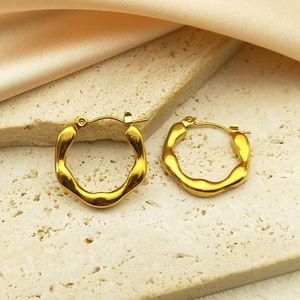 Pendientes de aros impermeables chapados en oro Inoxydable de acero inoxidable para joyería - Product Image 1