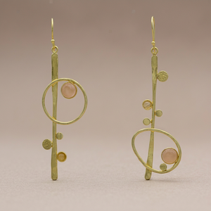 SOUMYA CREATIONS Boucles d'oreilles tendance pour femme en laiton plaqué or avec pierre précieuse onyx vert et motif géométrique - Product Image 4