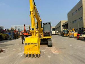 Excavatrice sur chenilles hydraulique Komatsu PC130LC-10M0 d'occasion du Japon, 13 tonnes, faible consommation de carburant, en stock, prête à l'exportation - Product Image 4