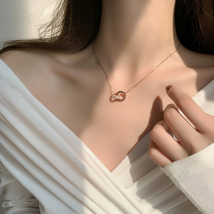Collana in Acciaio Inossidabile di Lusso con Doppio Anello e Numeri Romani, Completamente Decorata con Zirconi, Versatile Collana alla Moda in Acciaio al Titanio - Product Image 4