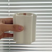 Blumenform leere Kerzenschalen Keramik mattes Luxuskenderglas Sojawachs-Duftkerze für Heimdekoration