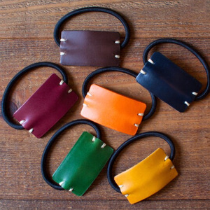 Coleteros de estilo japonés y coreano a la moda, accesorios para el cabello minimalistas de color sólido en tonos dulces, creativos coletines de cuero PU. - Product Image 1
