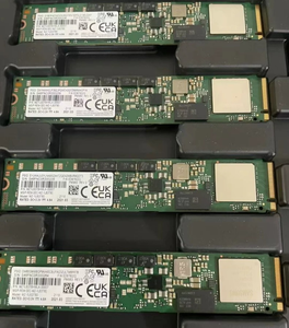 새로운 외관 PM983 3.84T M.2 22110 NVME SSD 솔리드 스테이트 드라이브 MZ1LB3T8HMLA-00007 - Product Image 1