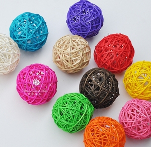 Qbellpet pabrik harga rendah bola rotan warna utama burung beo bola kunyah mainan bola rotan pegangan kaki burung - Product Image 5