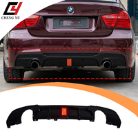 Diffuseur de pare-chocs arrière style MP avec LED pour BMW Série 3 E90 E92 E93 2005-2012, aspect carbone noir brillant, séparateur de carrosserie performance