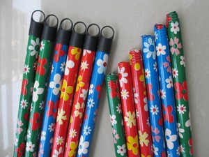 Manche de balai en bois naturel de remplacement, avec revêtement en <span class=keywords><strong>film</strong></span> PVC de couleur personnalisable pour designer - Product Image 5