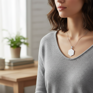 Ciondolo Esagonale in Acciaio 24x31mm, Grandi Charm e Pendenti Raffinati - Product Image 3