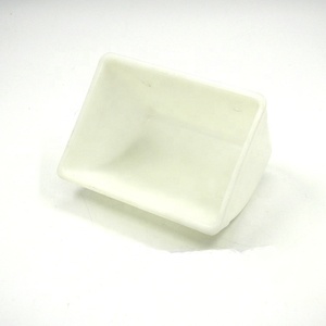 Xô Nhựa Polyetylen được lắp đặt trên thang máy xô để vận chuyển vật liệu rời - Product Image 6