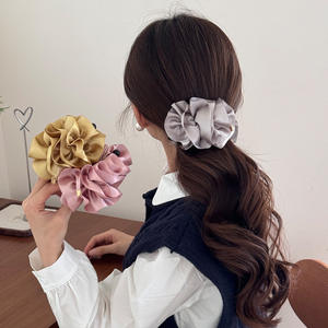 Pince à cheveux élégante en tissu français avec nœud, pince banane pour femme, pince douce pour queue de cheval, accessoire de fête - Product Image 1